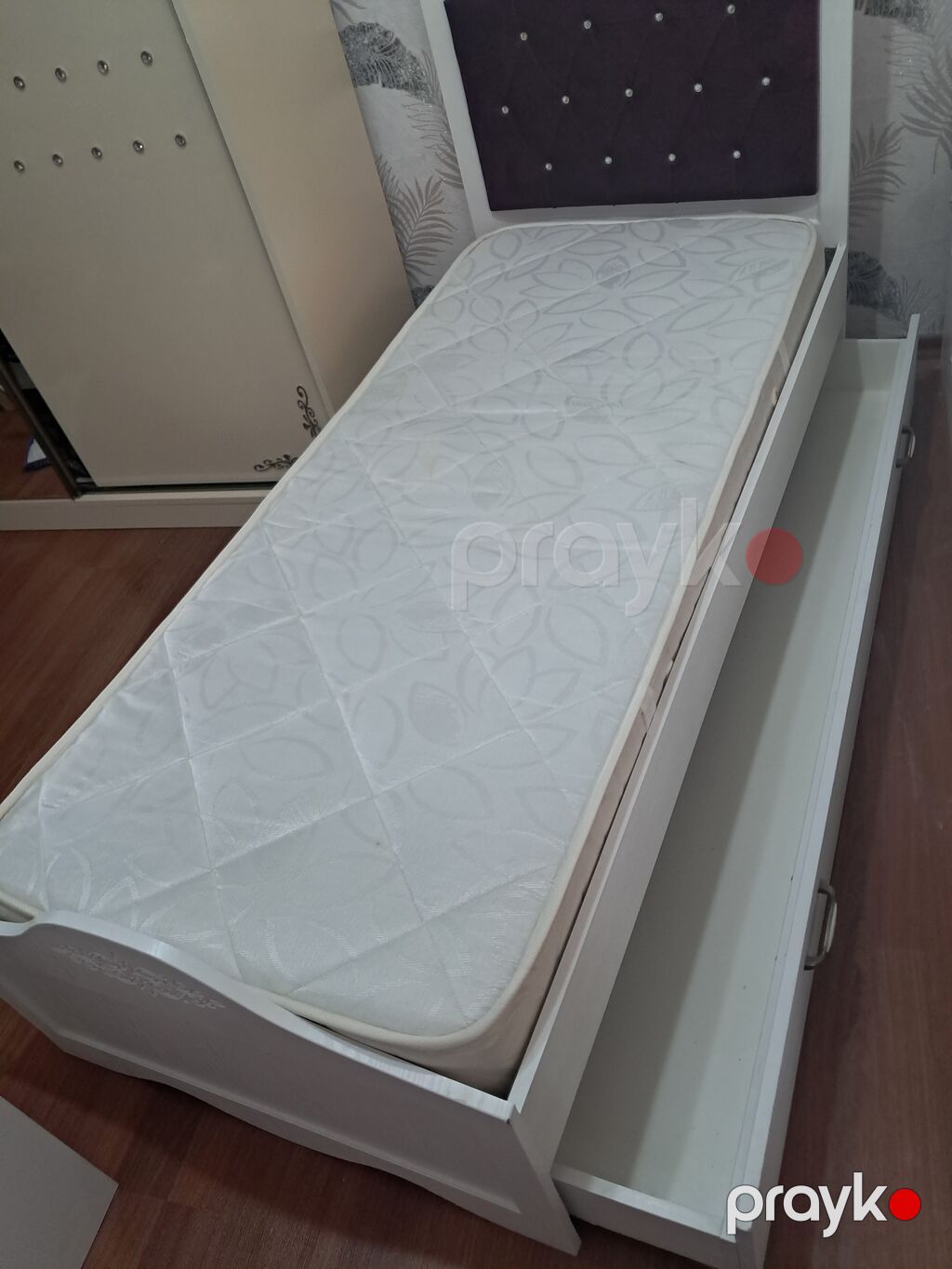 Ölçü: təxmini 90×190 sm tək çarpayı Matrassız - 100 AZN Matrasla — Yataqlar, Digah (4)