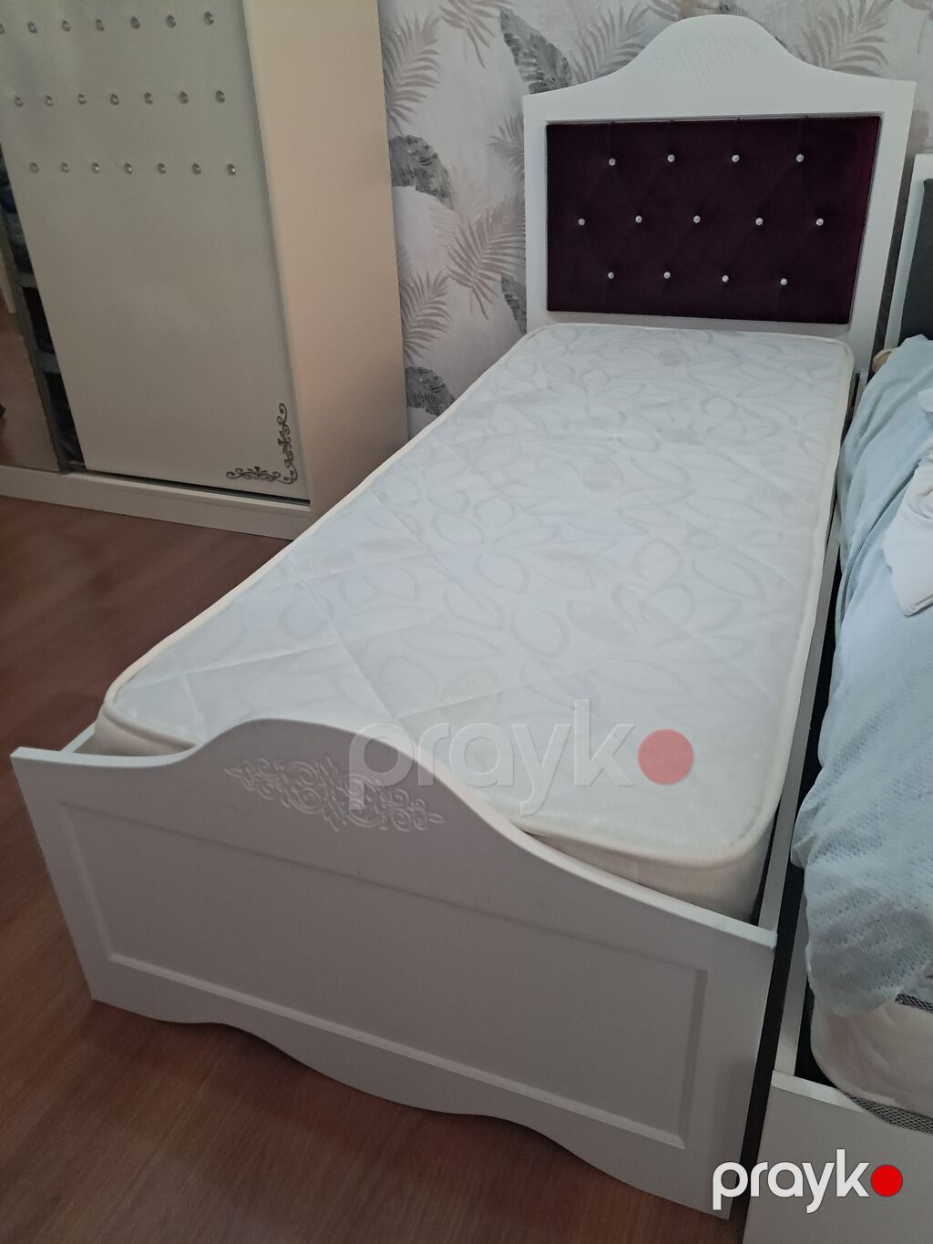 Ölçü: təxmini 90×190 sm tək çarpayı Matrassız - 100 AZN Matrasla — Yataqlar, Digah (2)