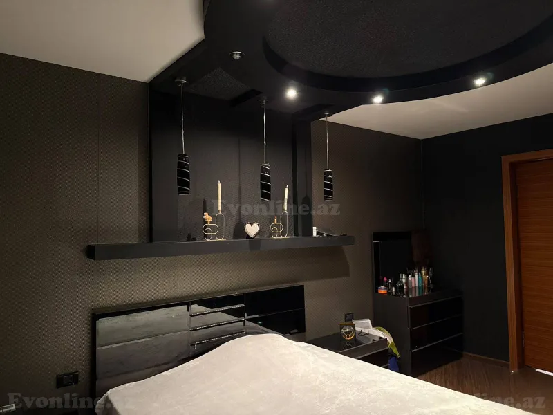 Satılır 3 otaqlı Mənzil Köhnə tikili 75 m² Bakı, Nərimanov r., Bakmil m — Bakı