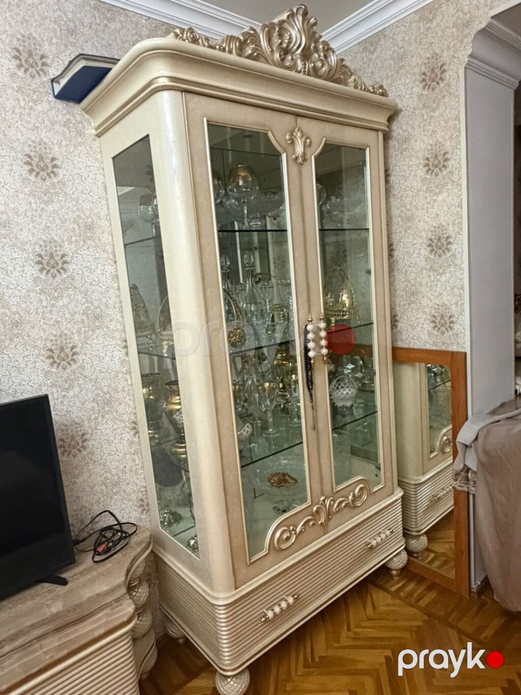 Klassik üslubda dəst mebel – qonaq otağı üçün tam komplekt. Tərkibi — Qonaq otağı üçün, Bakı (3)