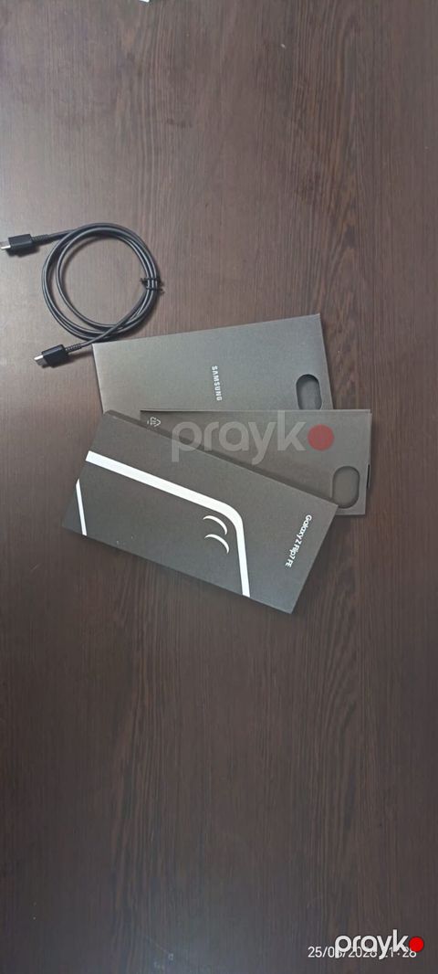 Samsung Galaxy Z Flip7 FE, rəng - Qara, Barmaq izi — Bakı