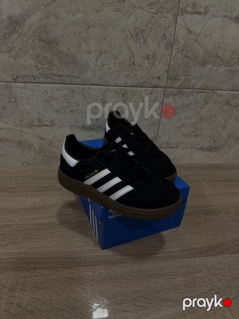 Rəng - Qara Krossovkalar, Adidas, Ölçü: 27, Uniseks — Masazır