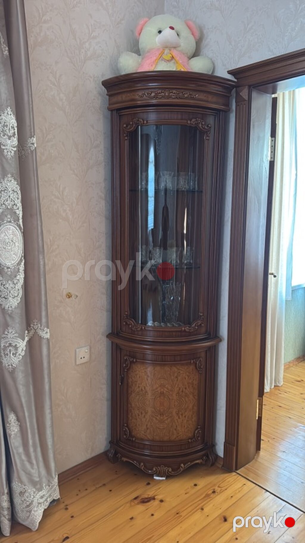 Deyerinden qat qat asagi qoyulub ev remonta gettiyine gore — Şkaflar, Xırdalan (3)
