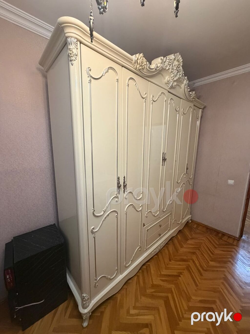Klassik üslubda dəbdəbəli yataq otağı mebel dəsti - 6 qapılı iri — Yataq otağı mobilya dəstləri, Bakı (3)