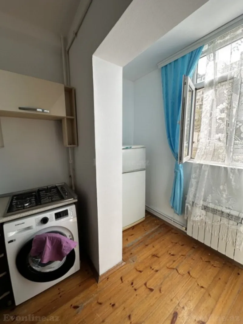 Satılır 2 otaqlı Mənzil Köhnə tikili 70 m² Bakı, Yasamal r., İnşaatçılar m., Yeni Yasamal — Mənzil, Bakı (7)