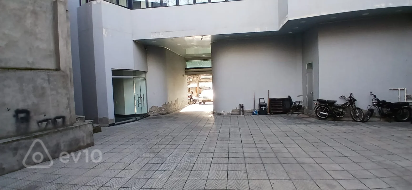 4 otaqlı mənzil, 100 m², İlqar İsmayılov — kirayə — Mənzil, Bakı (11)