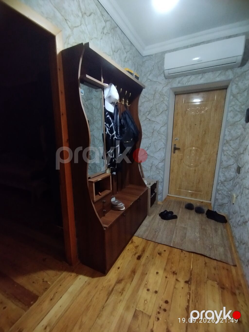 Dəhliz mebeli normal vəziyyətdədi qapilari isləkdi — Mebel, Qobu (2)