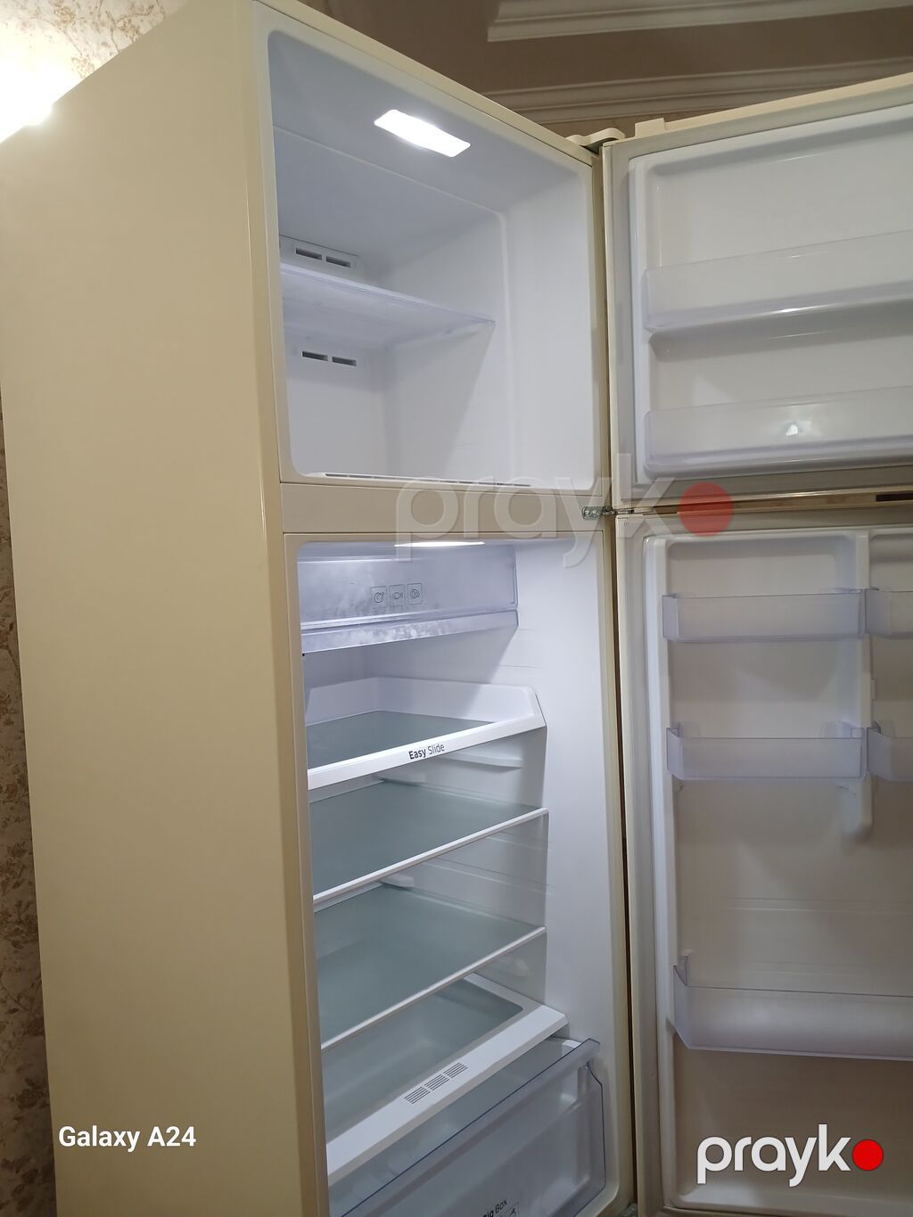 İki qapılı soyuducu (üst kamera — dondurucu, alt kamera — soyuducu) — Soyuducular, Bakı (2)