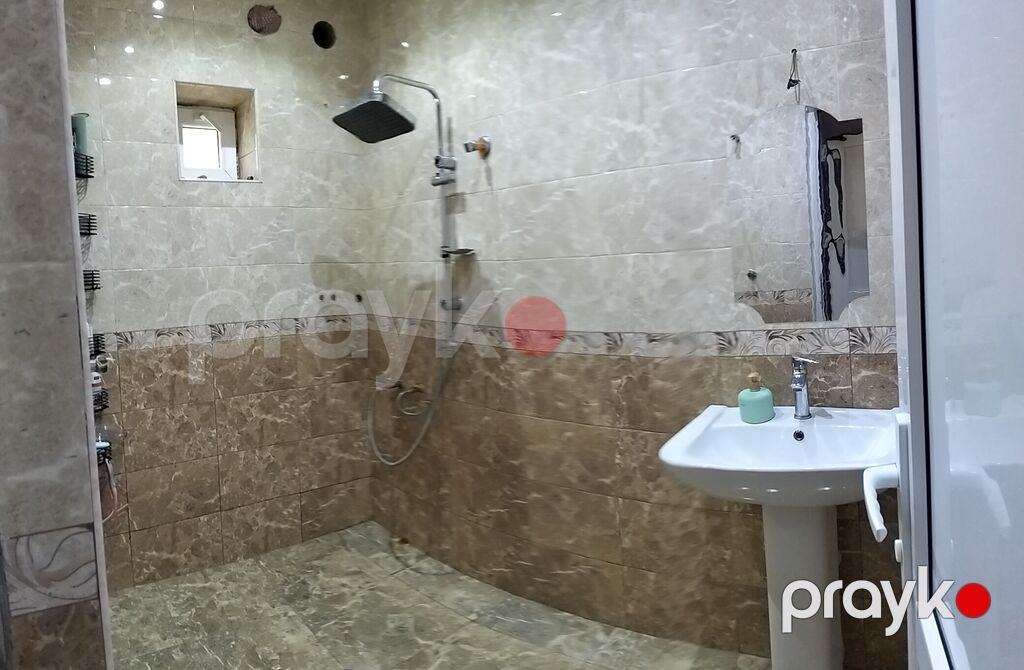 satilir. ev tam ana yolun kənarinda yerləsir qapinin agzindan — Mənzil, Novxanı (7)