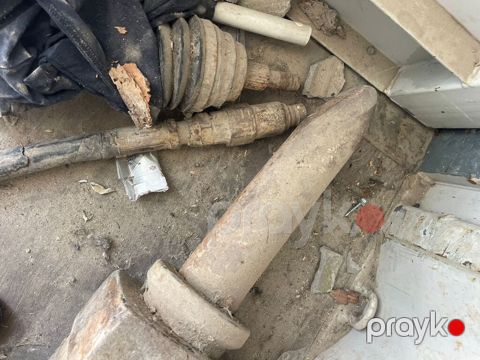Hidravlik ekskavator çəkici (breaker) başlığı - Ekskavator üçün — Digah