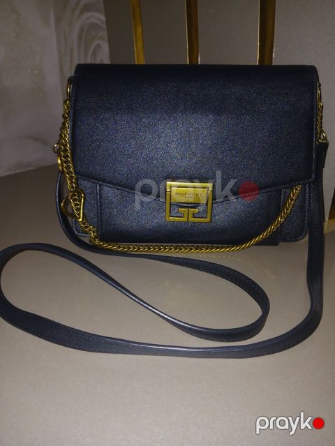 120 m alınıb.Givenchy çiyin/xaç çantası - Model: Givenchy qadın — Digah