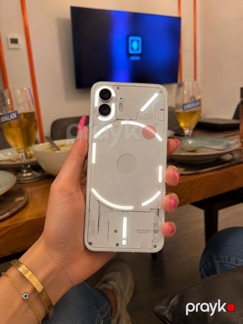 Nothing Phone (1) Arxası qırıq deyil modeli belədir,led işıqlandırma — Bakı