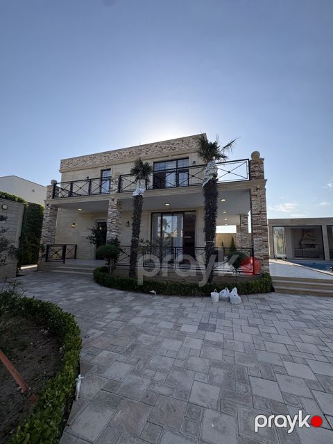 Satılır 5 otaqlı həyət evi/bağ evi 240 m² — Bakı