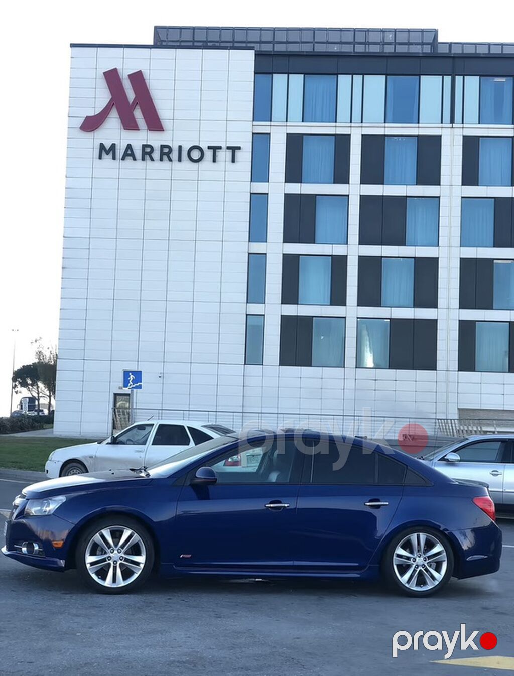 Chevrolet Cruze sedan – tünd mavi rəng, kuzovda aerodinamik body‑kit — Avtomobillər, Gəncə (2)