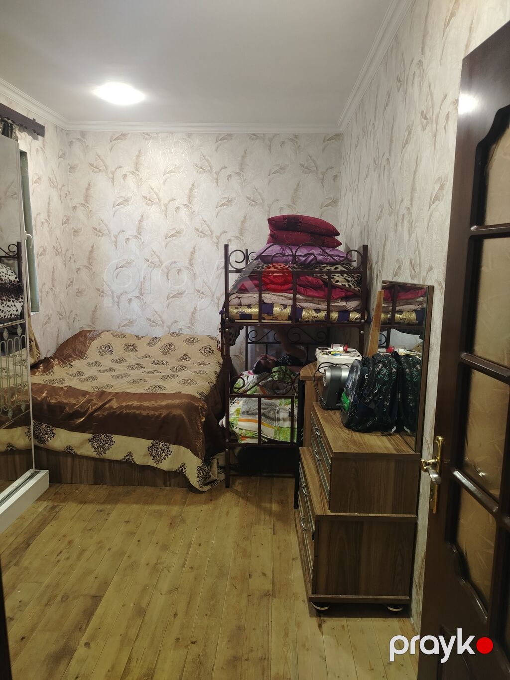 Bineqdi xirdalan yolunun üstünde yoldan 400 m mesafede temirli heyet — Ev, villa, Bakı (3)