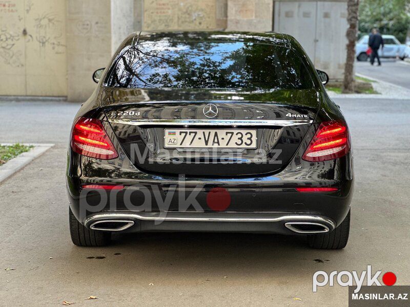 Mercedes Mercedes E220, 2018 il — Minik avtomobili icarəsi, Bakı (4)