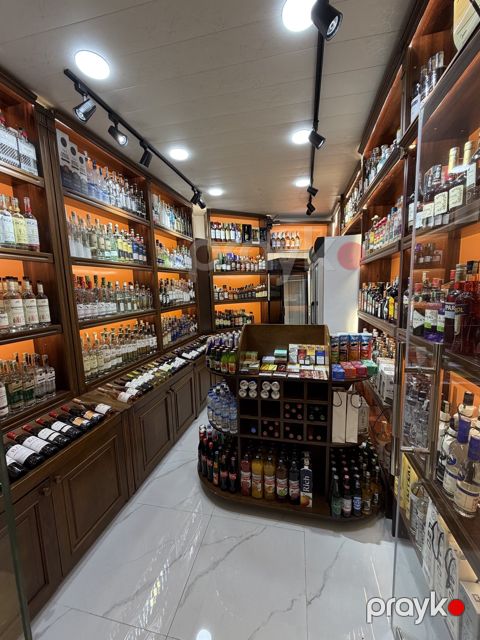 Satılır obyekt 20 m² — Bakı