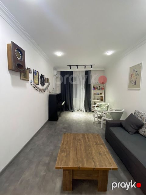 Satılır 3 otaqlı köhnə tikili 75 m² — Bakı