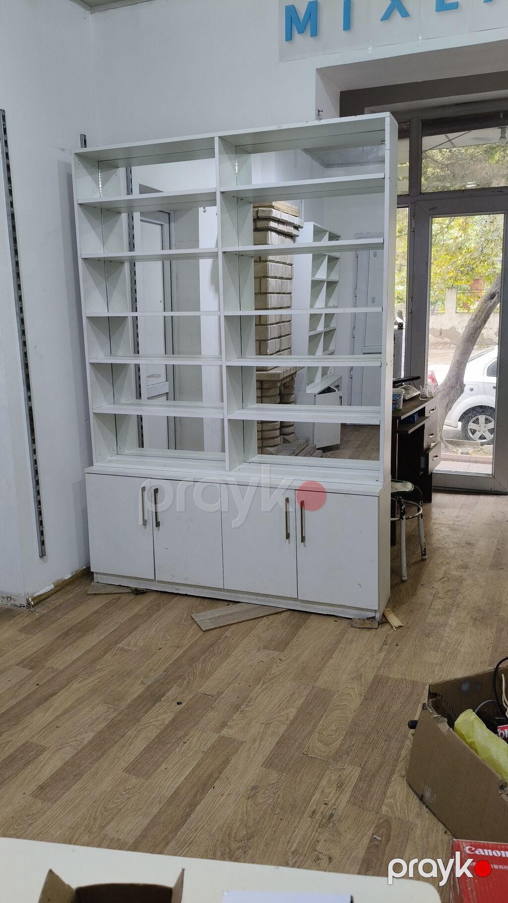 Ağ rəngli vitrin/dolab kombinəsi - Məhsul növü: vitrinalı rəf sistemi — Vitrini, Bakı (2)