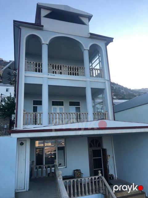 Satılır 7 otaqlı həyət evi/bağ evi 450 m² — Bakı