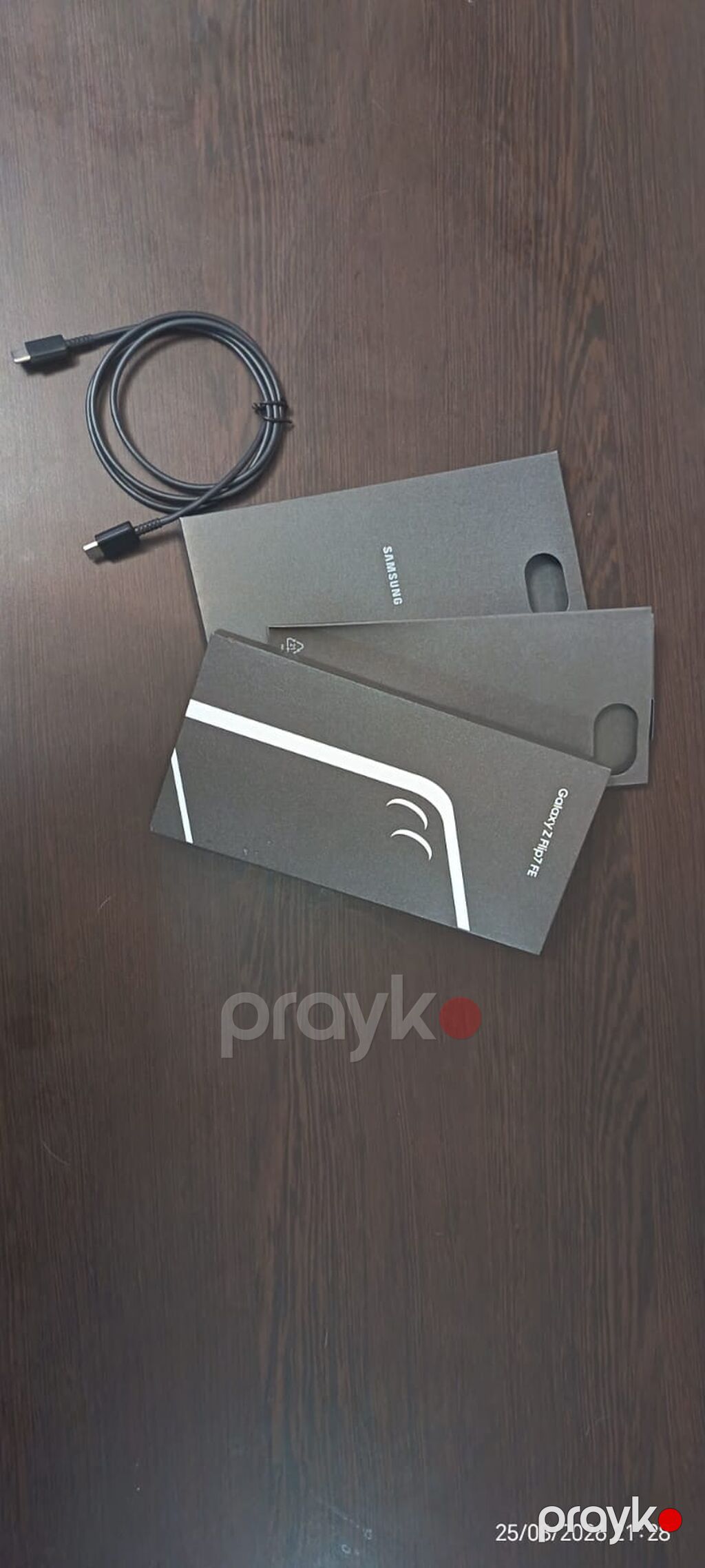 Samsung Galaxy Z Flip7 FE, rəng - Qara, Barmaq izi — Samsung, Bakı (3)