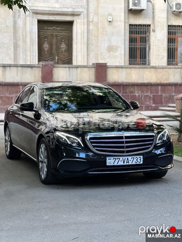 Mercedes Mercedes E220, 2018 il — Minik avtomobili icarəsi, Bakı (2)