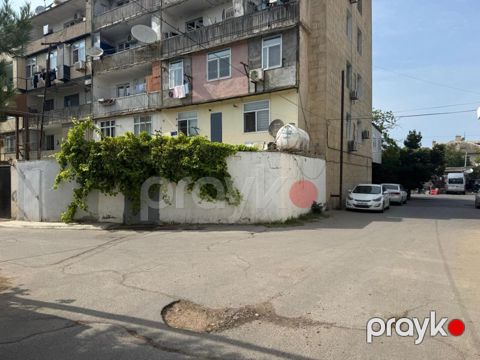 Satılır 2 otaqlı köhnə tikili 100 m² — Bakı