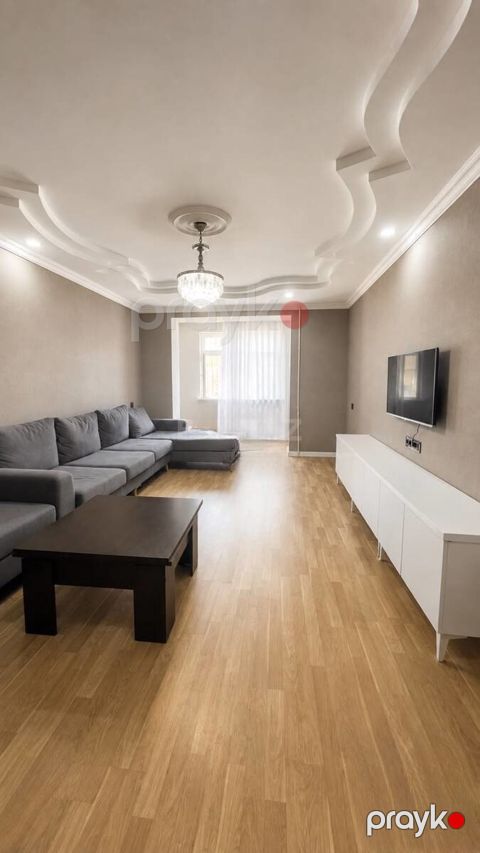 Satılır 3 otaqlı köhnə tikili 80 m² — Bakı