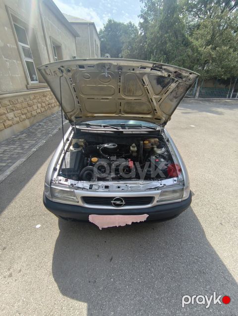 Opel Astra: 1.8 l 1994 il 475621 km Sedan — Bakı