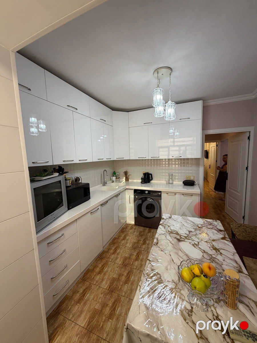 Satılır 4 otaqlı köhnə tikili 95 m² — Mənzil, Bakı (5)