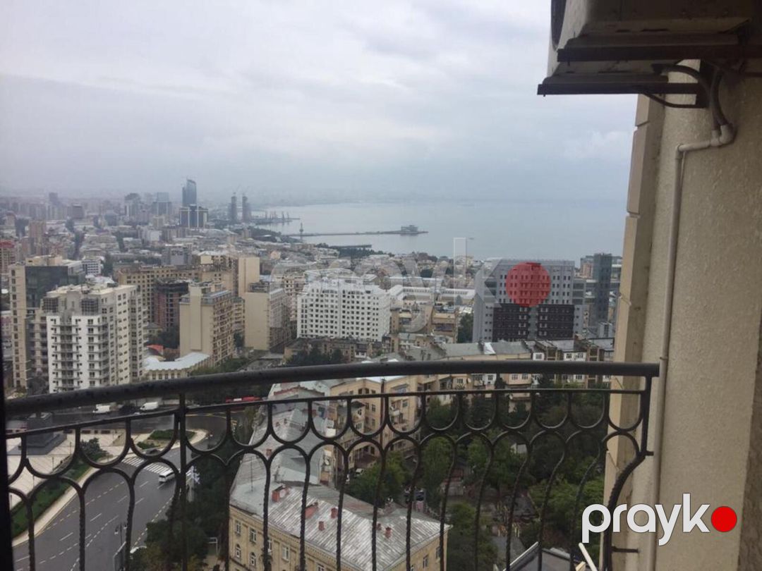 Satılır 5 otaqlı yeni tikili 300 m² — Mənzil, Bakı (8)