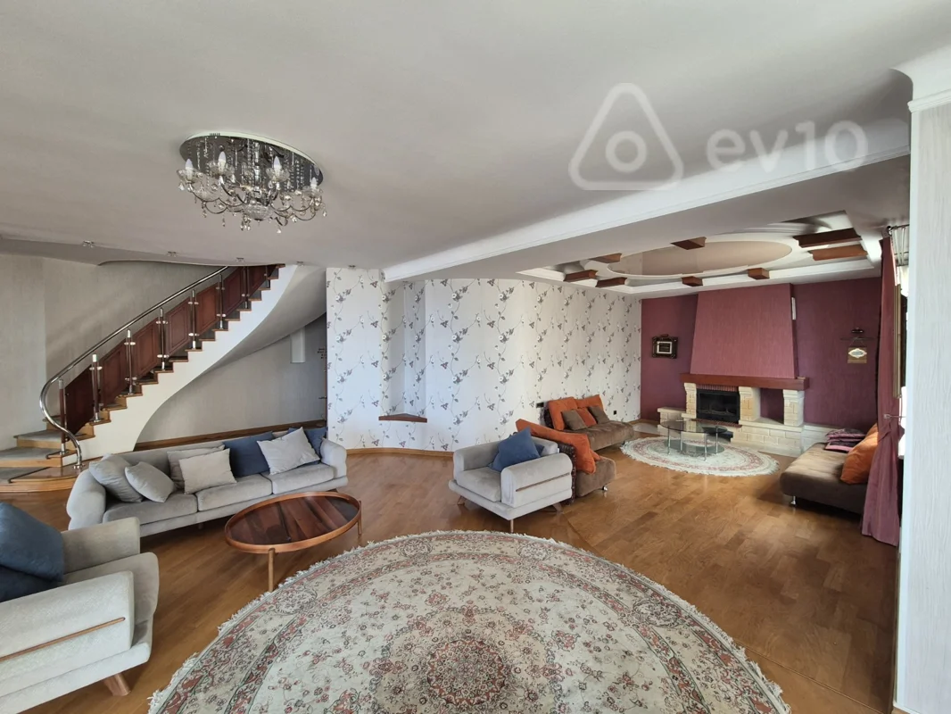 5 otaqlı mənzil, 340 m², Həsən Abdullayev küç — kirayə — Bakı