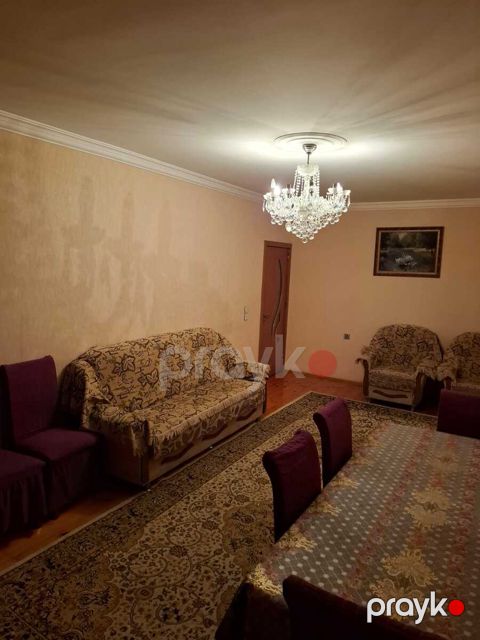 Satılır 3 otaqlı köhnə tikili 100 m² — Bakı