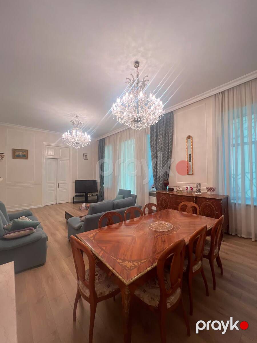 Satılır 4 otaqlı köhnə tikili 135 m² — Mənzil, Bakı (11)
