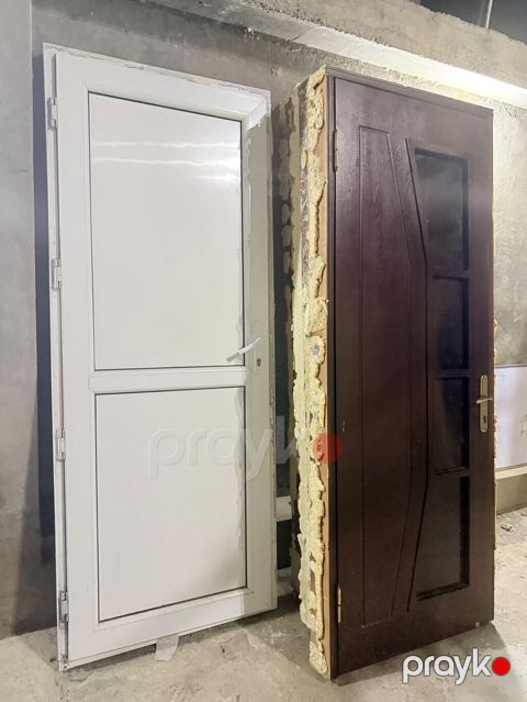 Otaq qapisi 5eded Plastik qapi 1eded 220/84sm 45azn biri Fatmayi 6633 — Digah