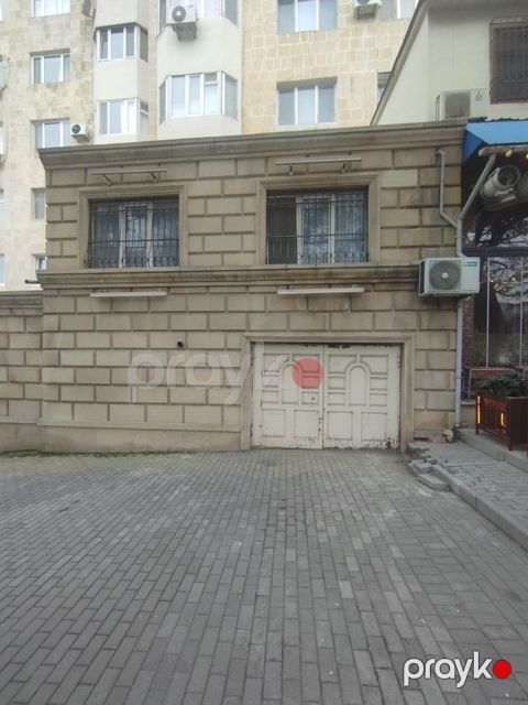 Satılır obyekt 150 m² — Bakı