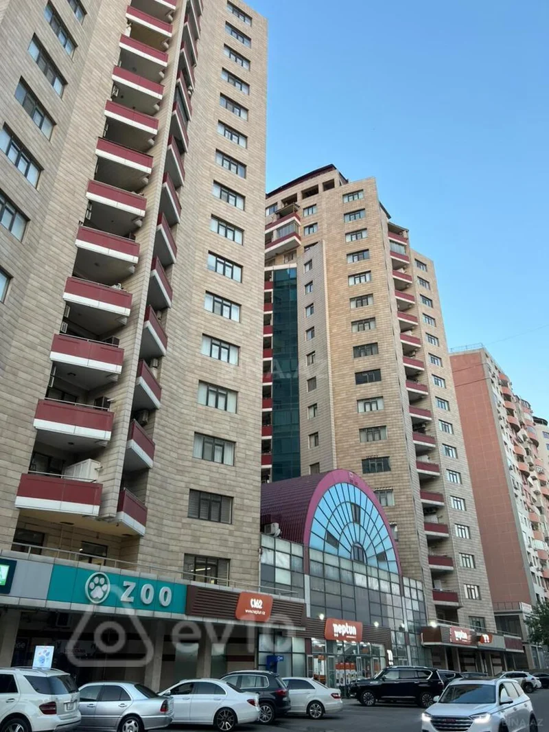 3 otaqlı mənzil, 142 m², tib uni — Bakı