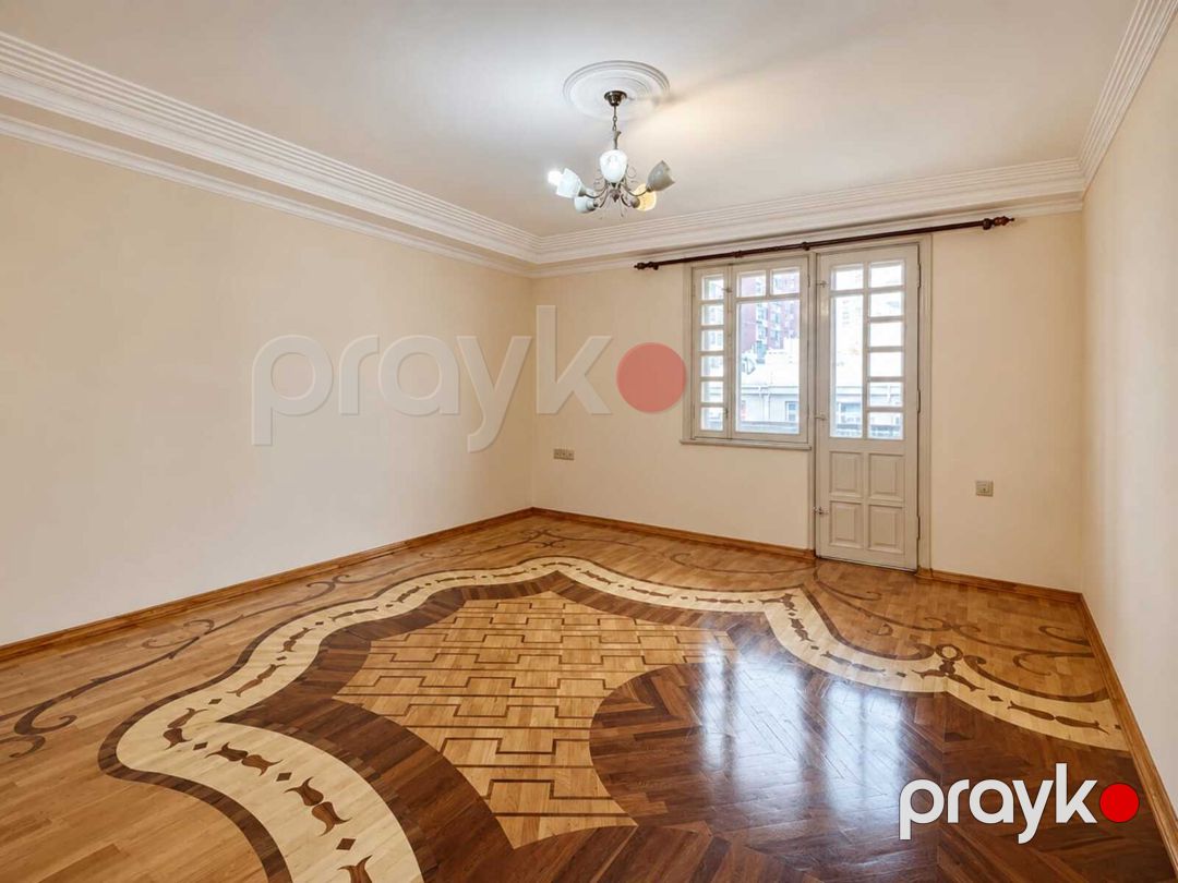 Satılır 5 otaqlı köhnə tikili 150 m² — Mənzil, Bakı (2)