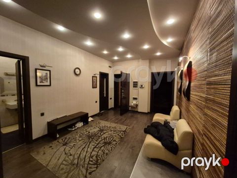 Satılır 4 otaqlı yeni tikili 250 m² — Bakı