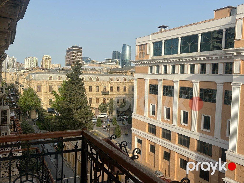 Satılır 4 otaqlı köhnə tikili 120 m² — Mənzil, Bakı (3)