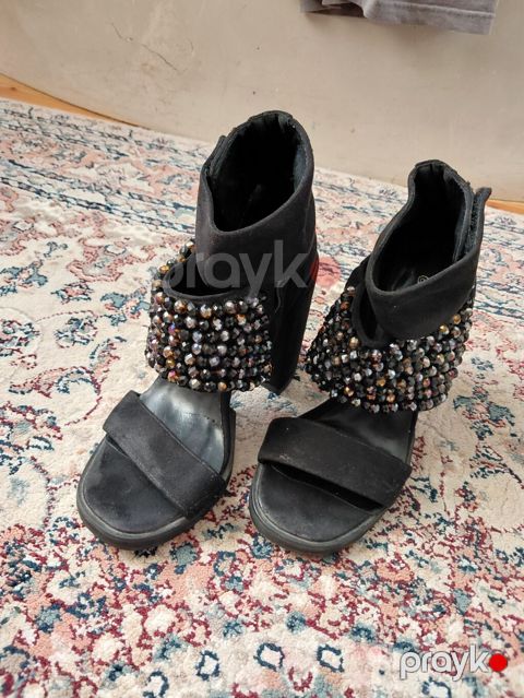 Qadın ayaqqabısı – sandal tipli, qalın hündür dabanlı, açıq burunlu — Bakı