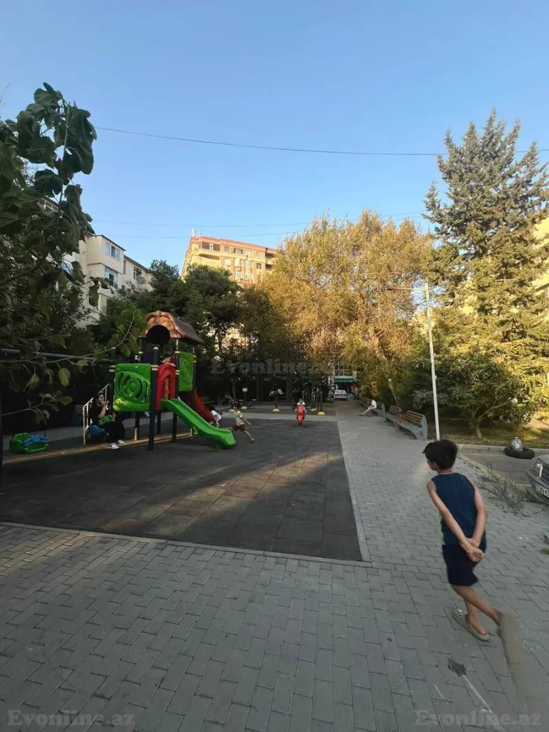 Satılır 2 otaqlı Mənzil Köhnə tikili 35 m² Bakı, Nərimanov r — Bakı