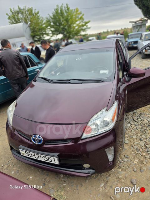 Toyota Prius, 1.8 L, 1.3 kWh, 2013 il, 256 232 km — Tovuz