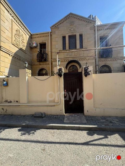 Satılır 4 otaqlı həyət evi/bağ evi 110 m² — Bakı