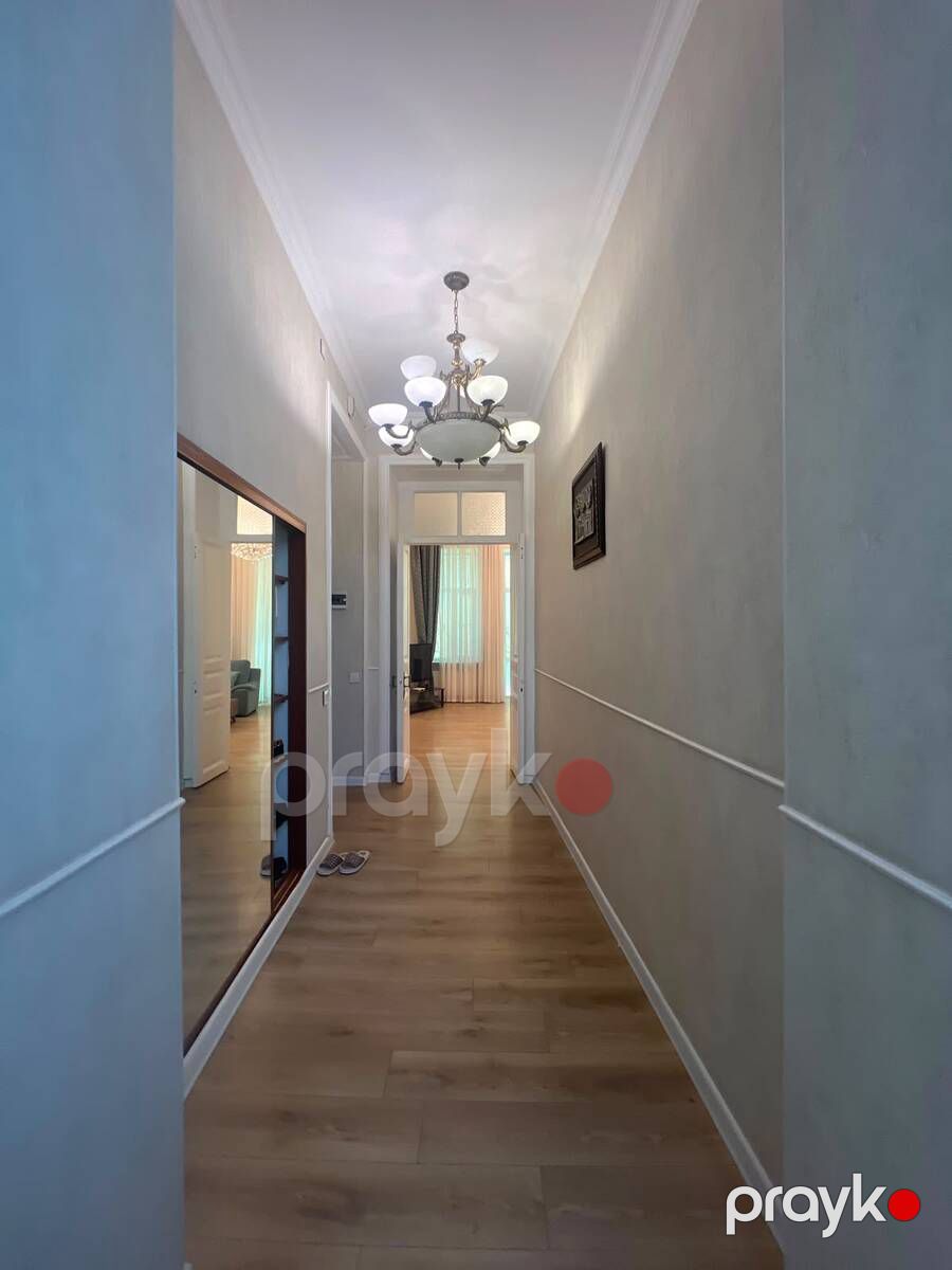 Satılır 4 otaqlı köhnə tikili 135 m² — Mənzil, Bakı (8)
