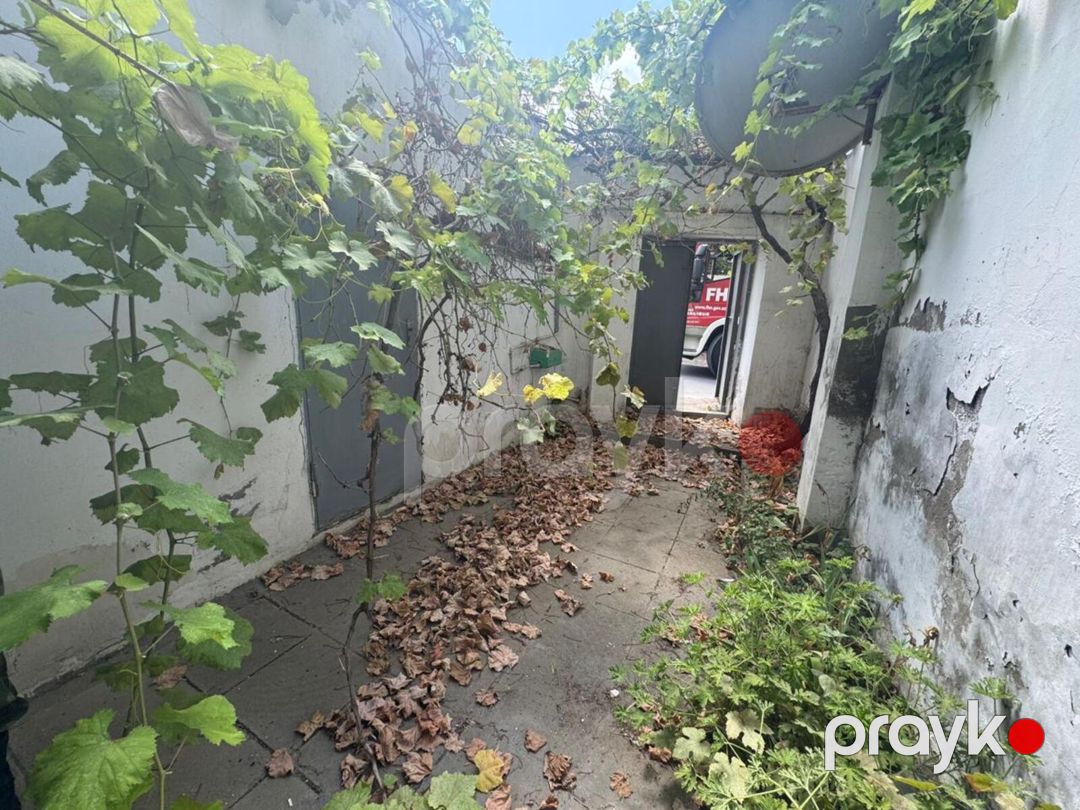 Satılır 2 otaqlı köhnə tikili 100 m² — Mənzil, Bakı (3)