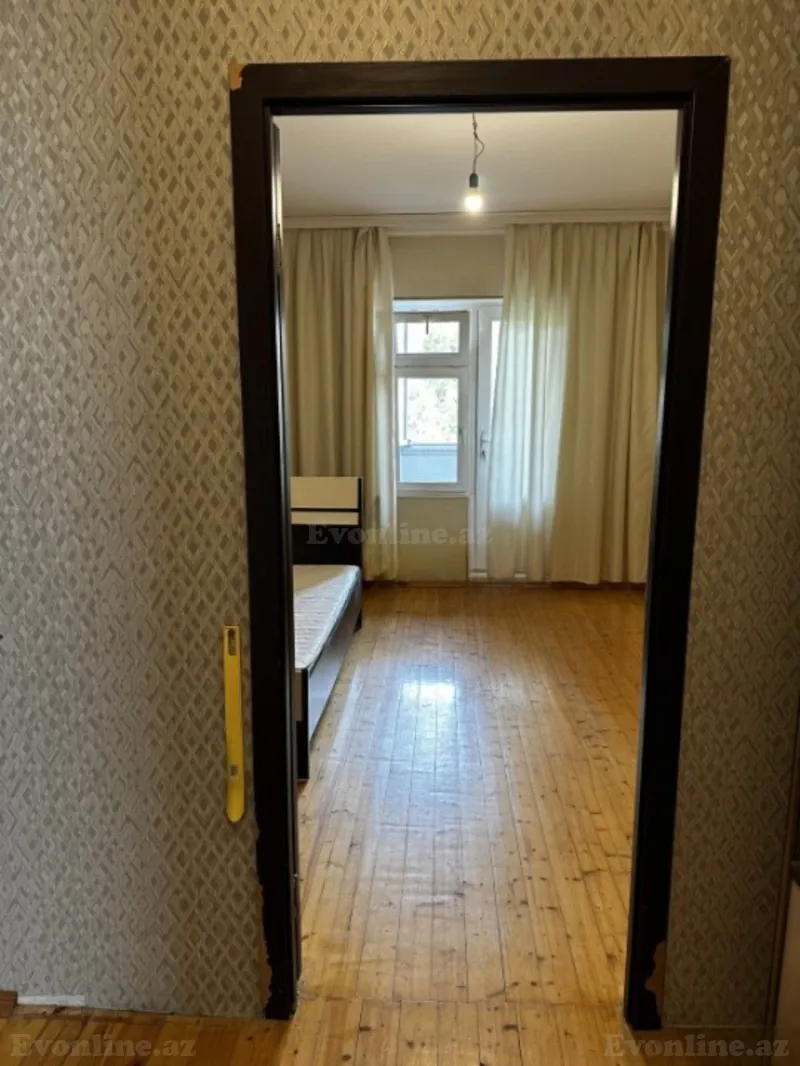 Satılır 2 otaqlı Mənzil Köhnə tikili 70 m² Bakı, Yasamal r., İnşaatçılar m., Yeni Yasamal — Mənzil, Bakı (8)