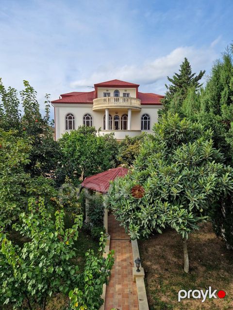 İcarəyə verilir 12 otaqlı həyət evi/bağ evi 480 m² — Bakı