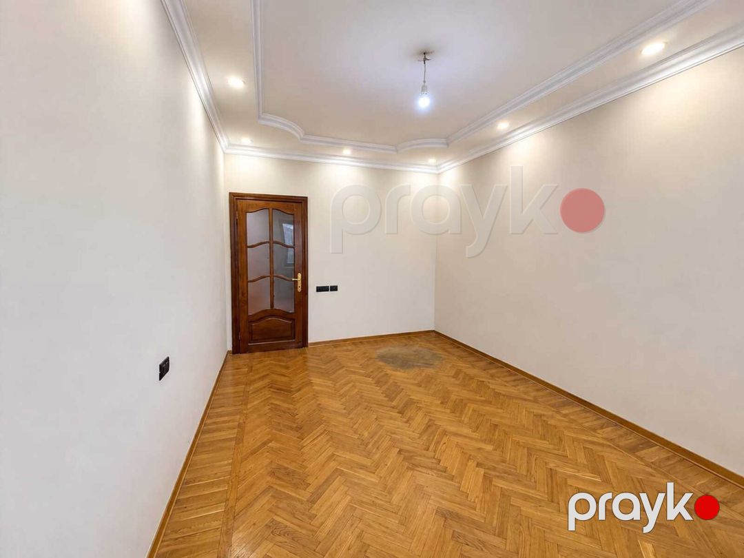 Satılır 4 otaqlı köhnə tikili 100 m² — Mənzil, Bakı (12)