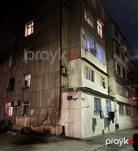Satılır 2 otaqlı köhnə tikili 42 m² — Bakı